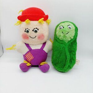 Del Monte Country Yumkin Shoo-Shoo Scarecrow & Sweet Pea Plush Stuffed Lot